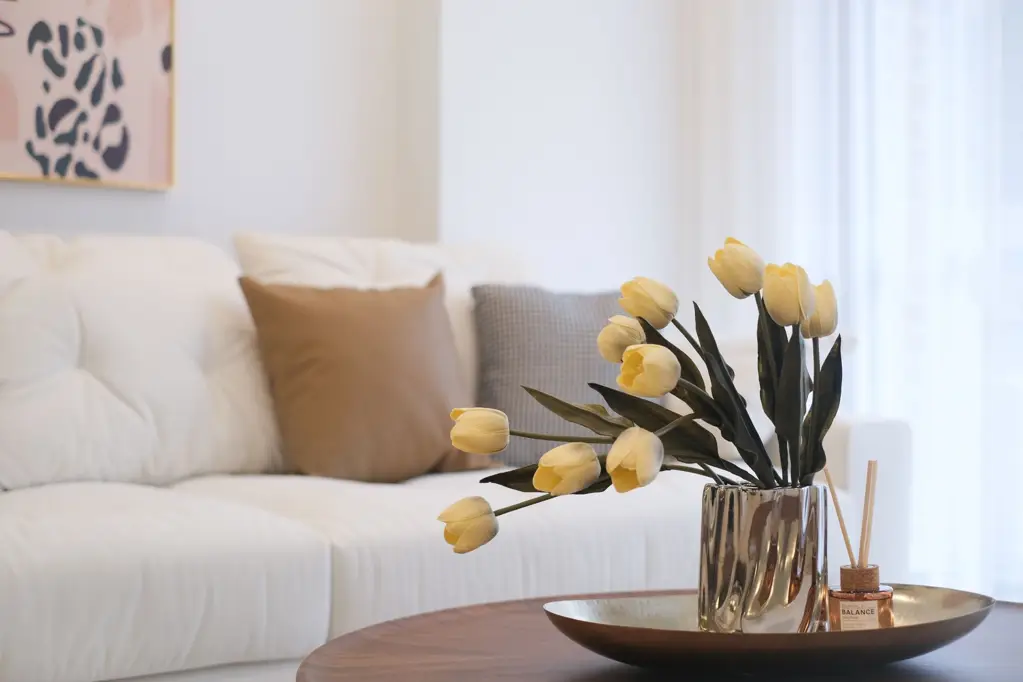 Burwood  Penthouse loft style brand new 3 bedrooms with north-east aspect