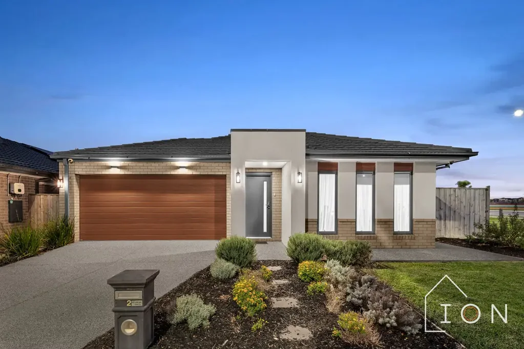 2 Azzam Street, Clyde North, VIC 3978