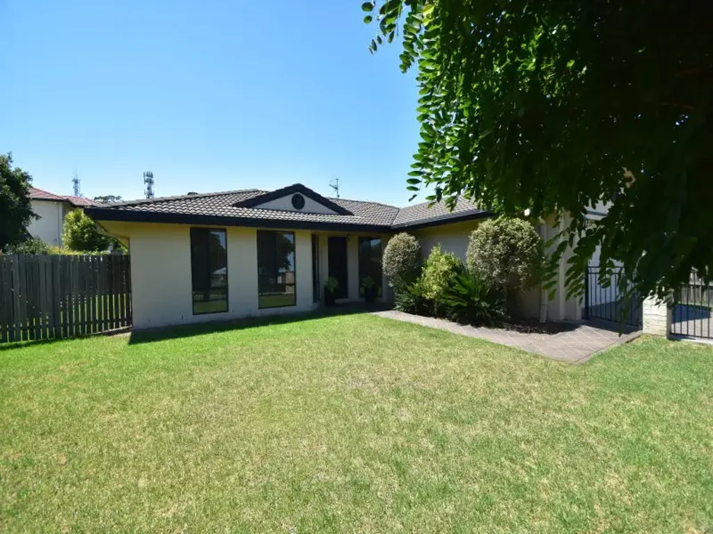 Large Home in Sought after Rangeville