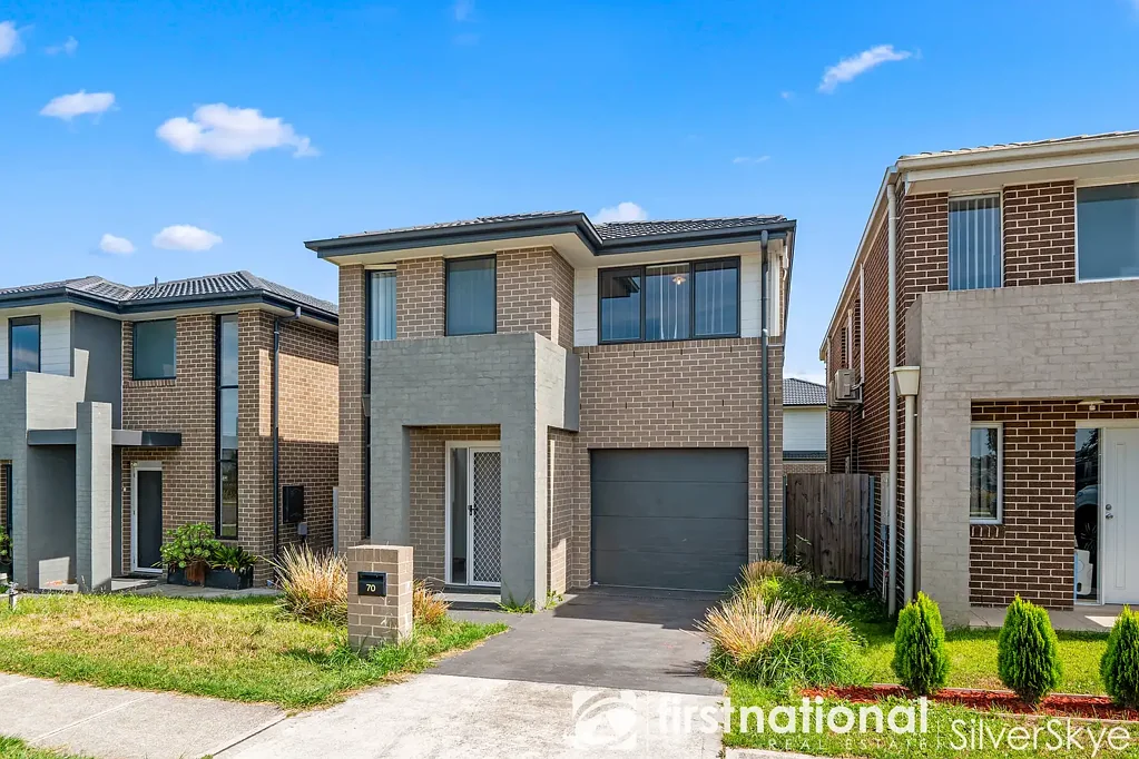 Double Storey House With Large Backyard