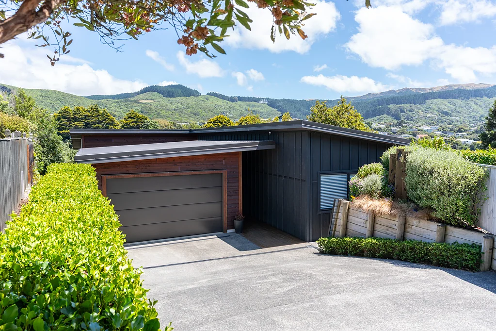 4A Ryan Grove, Tawa, Wellington