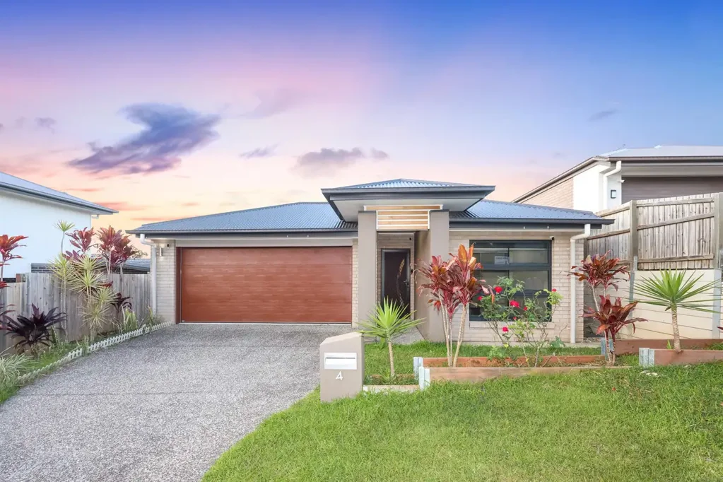4 Flyers Street, Spring Mountain, QLD 4300