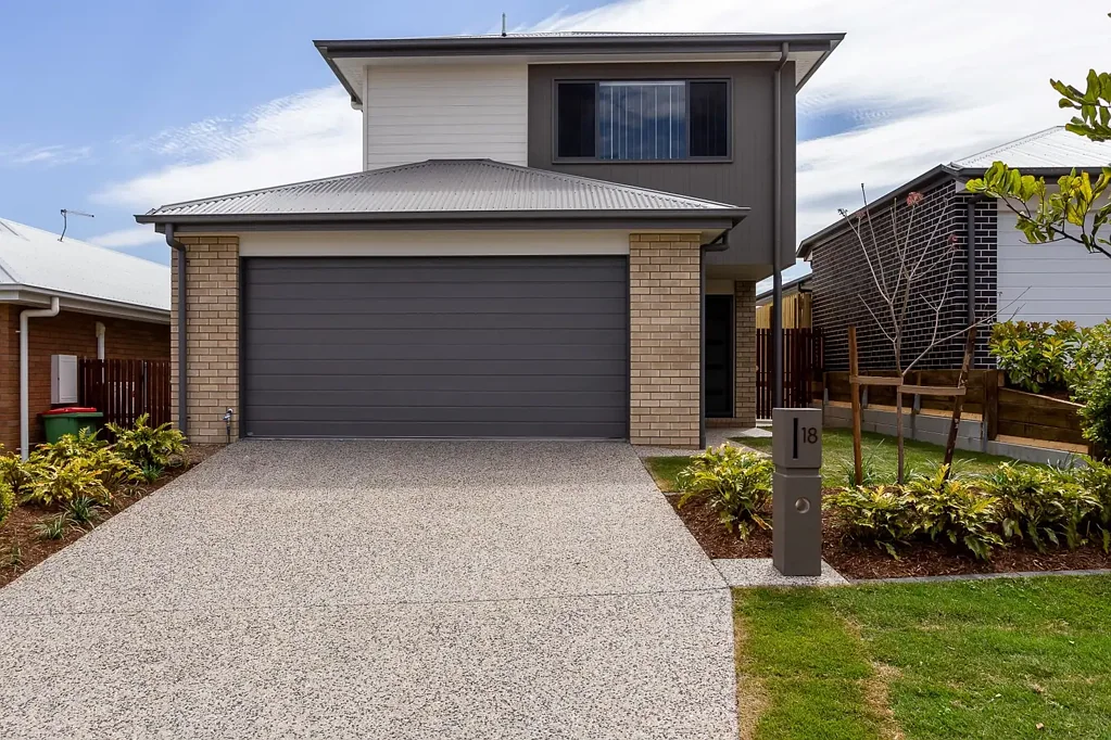 Address Withheld, Raceview, QLD 4305