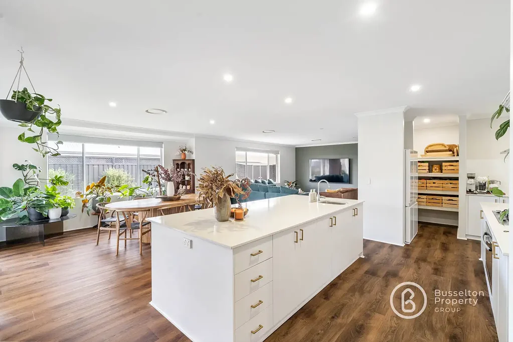 34 Pennyworth Ramble, West Busselton, WA 6280