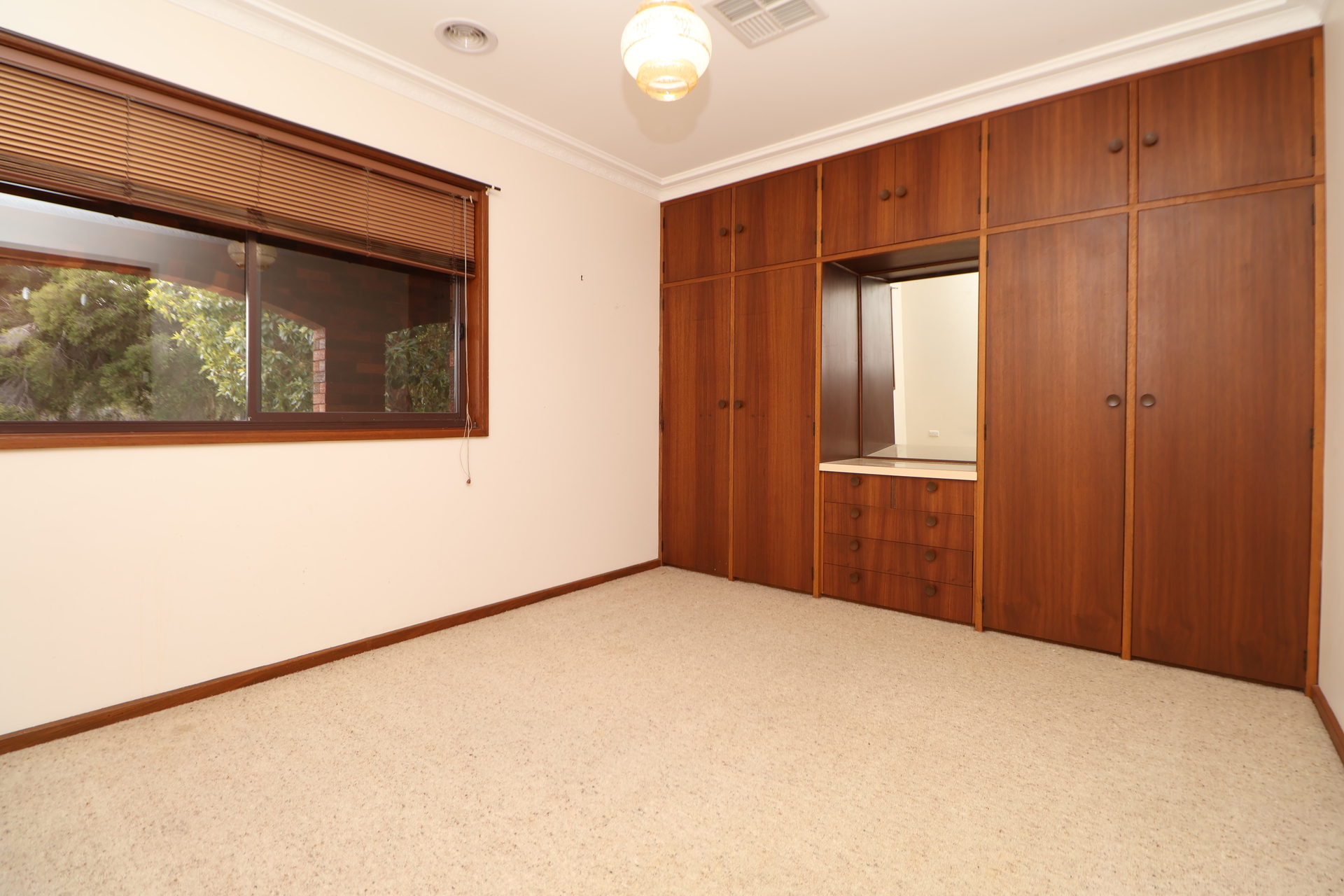 10 MCCOULLOUGH DR, TOLLAND NSW 2650, 0房, 0浴, House