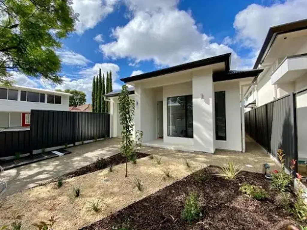 Almost new- 3 Bedroom house in a Premier Location- Beaulah Park
