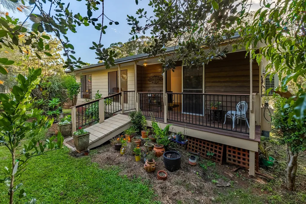 Mapleton 3Kwarto Tranquil Lakeside Living in the Heart of Mapleton