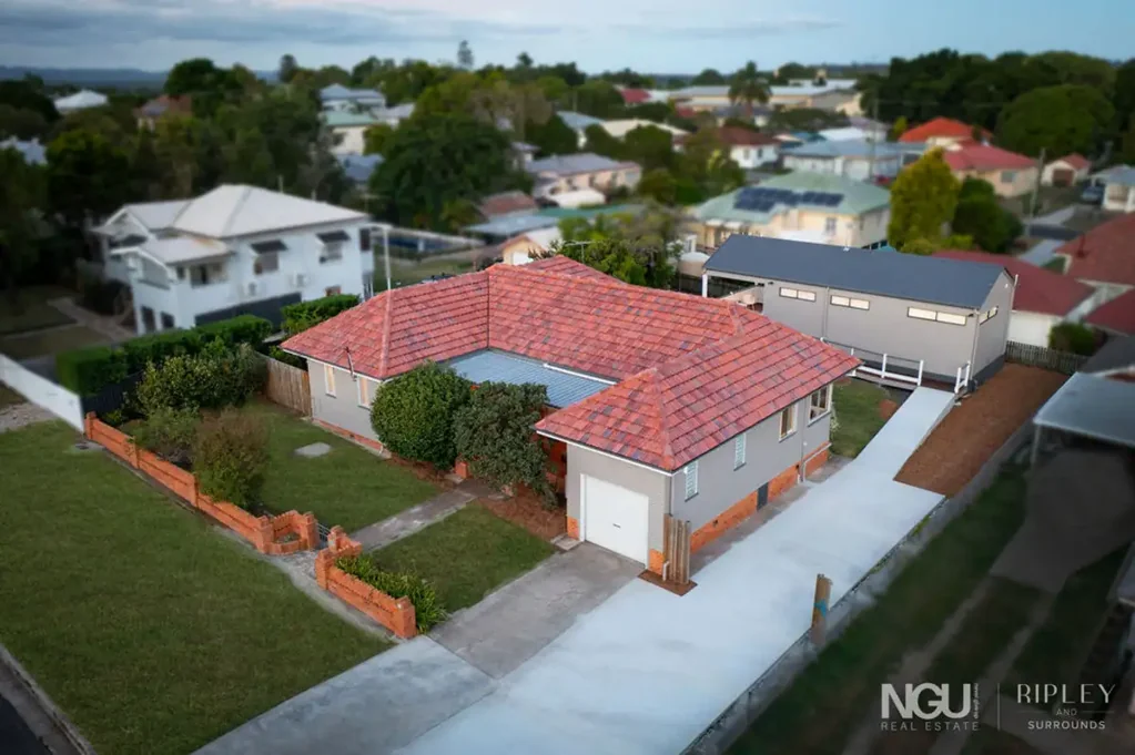 24 Crown Street, Silkstone, QLD 4304