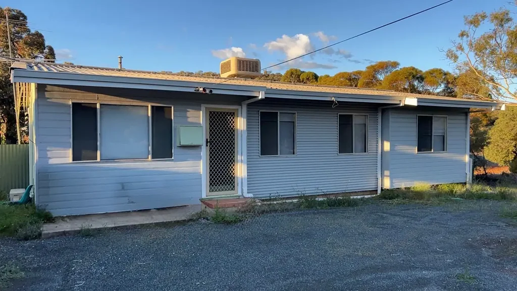 Kambalda East 3房  Tidy Home on a generous block!