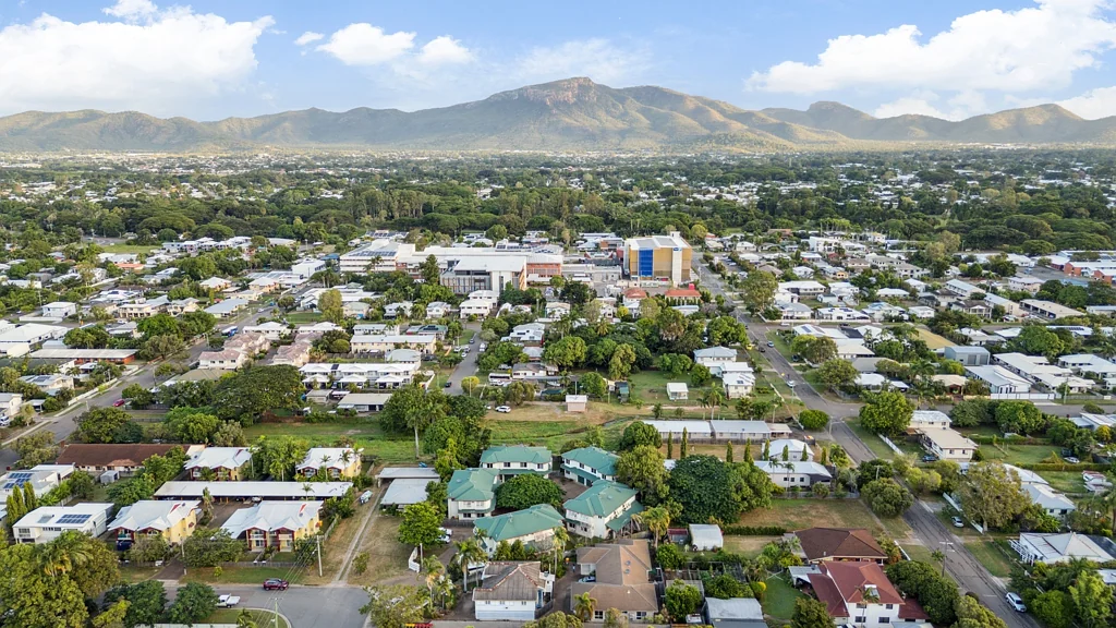 Unit 1/26 Derby St, Pimlico, QLD 4812