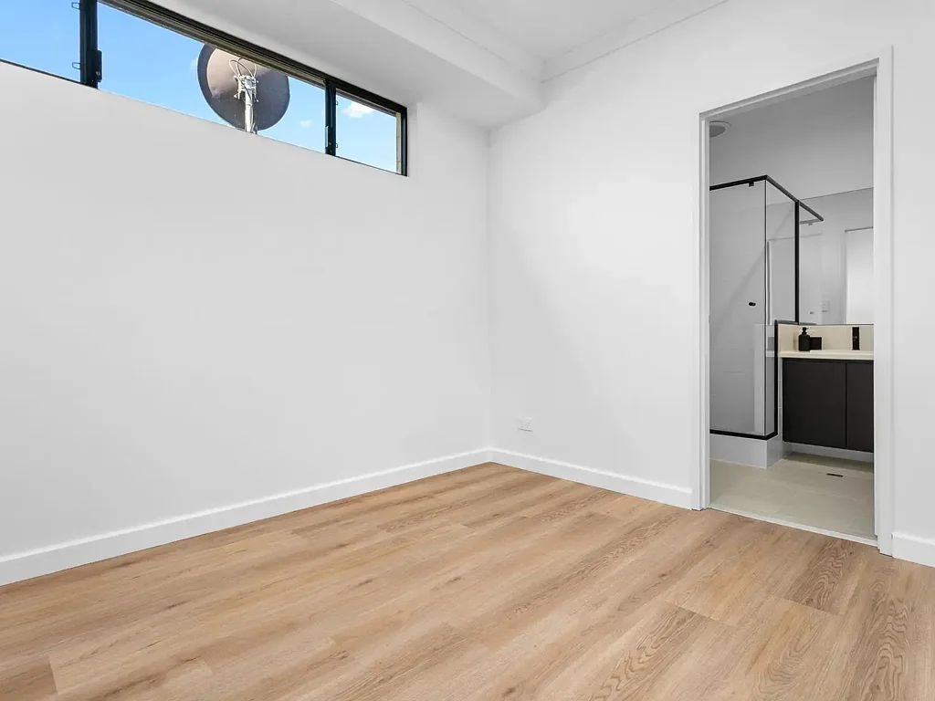NEW ROOM FOR RENT - FORRESTFIELD!