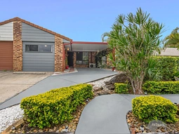 1/6 Robin Joy Close, Labrador