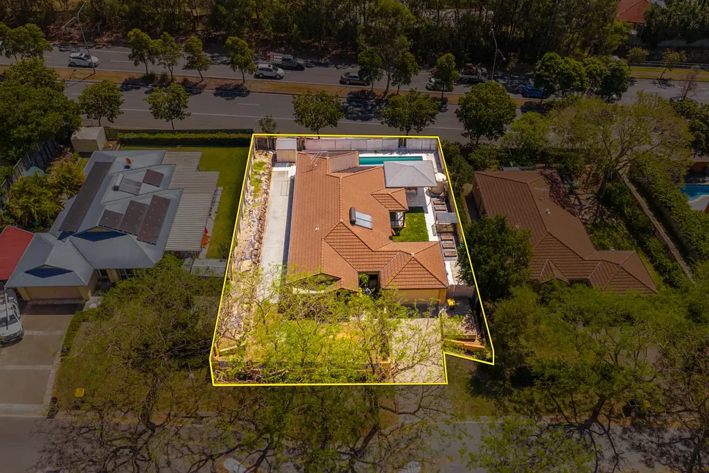 Bridgeman Downs 5chambre Prestige Living with Space, Style & Family Comfort - 27 Kurrajong Place, Bridgeman Downs