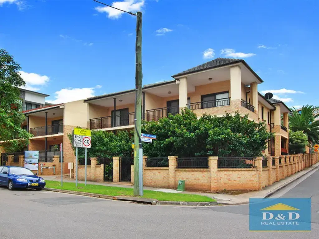 Great 2 Bedroom Unit. Modern Bathroom. Lock Up Garage. Quiet Location. Walk to Transport & Shops.