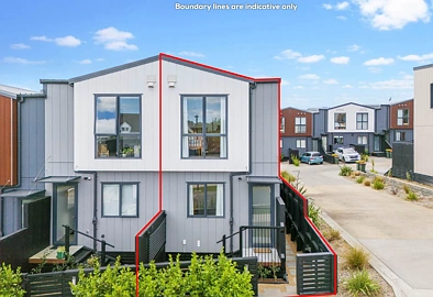 Modern Three- bedroom  Totara Park home!