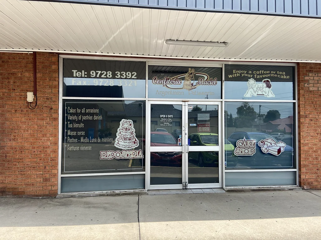 SHOP/OFFICE IN PRIME LOCATION
