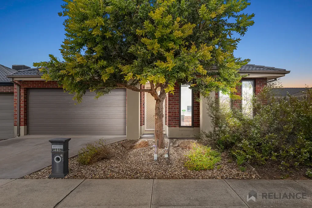 11 Gillespie Drive, Weir Views, VIC 3338