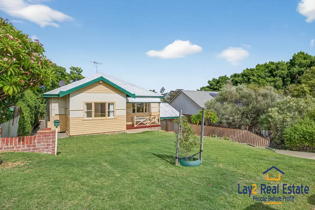 Bayswater 4房  Premium Central Bayswater! Four Bedroom Home with Green Title Subdivision Approval.