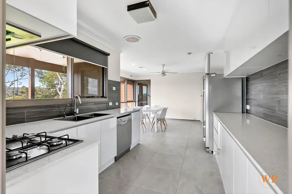 Kilmore 5 Bedroom Back when Mission Brown was a lifestyle, not a choice...