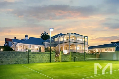 East Fremantle 4 Slaapkamer You're Invited to... A Landmark East Fremantle Estate With World-Class Views