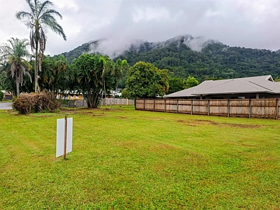 Kanimbla Golden Opportunity - Superb Flat Corner lot 712m2