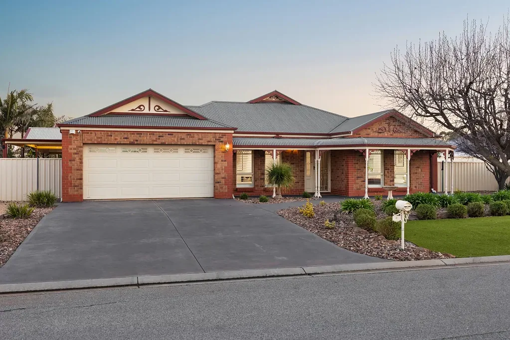 Angle Vale 5 Slaapkamer Exceptional Family Living on 1,800sqm of Space & Serenity