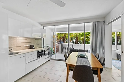 1202/2-22 Veivers Road, Palm Cove, QLD 4879, 3 slaapkamers, 2 badkamers, Apartment