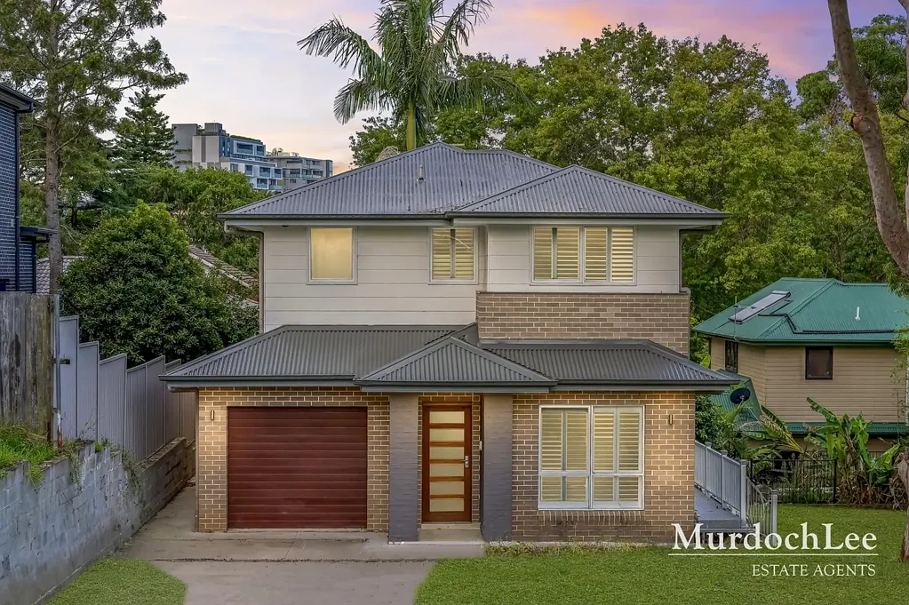 Pennant Hills 4Kwarto Spacious Modern Home with Alfresco Living & Prime Location | Walk to Station & Shops