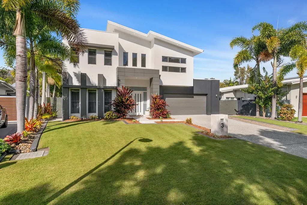 Coomera 5房  Luxury Living at Its Finest - Grand 5-Bedroom Retreat with Resort-Style Pool in Coomera Waters
