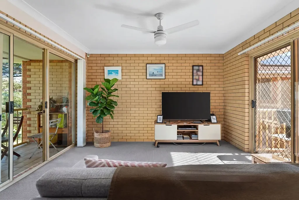 Mermaid Beach 2 Slaapkamer A Rare Find - Boutique Apartment Moments from the Beach and backing onto the park