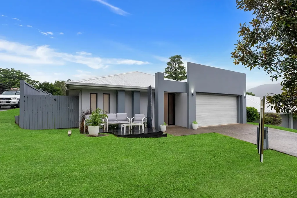 Brinsmead 4 Slaapkamer Under Contract with | Chris Eustace & Revolution Real Estate Cairns