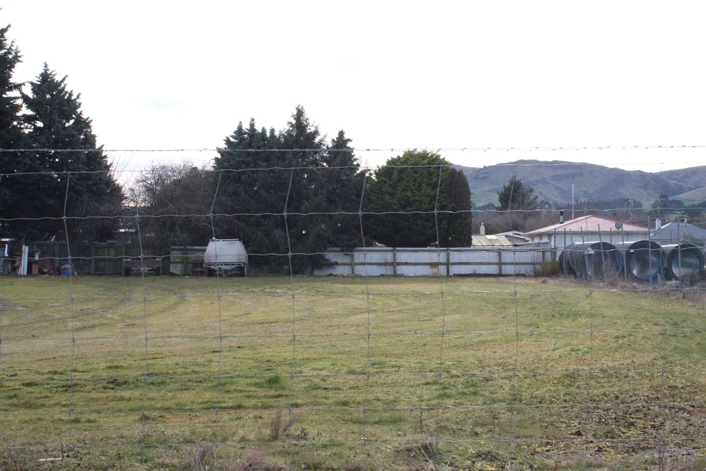 Lumsden  Pluto Road, Lumsden