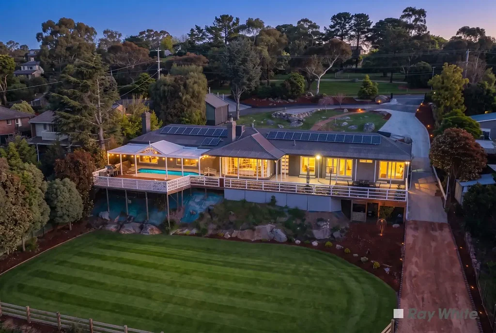 Lysterfield South 5房 罕见的庄园物业——空间、奢华与生活方式 A Rare Acreage Estate - Space, Luxury and Lifestyle