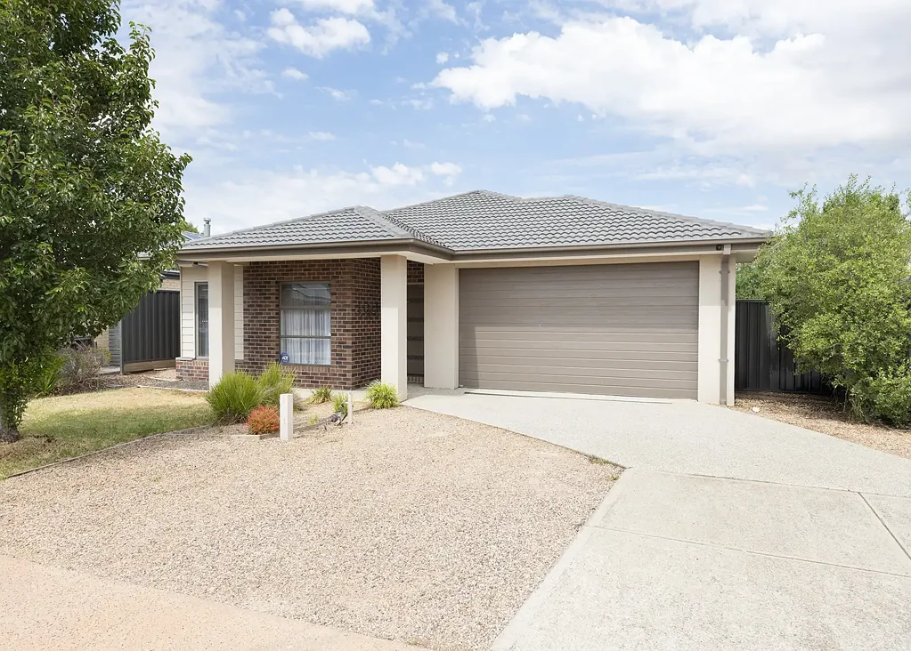 4 Bedroom Home plus Two Living Areas