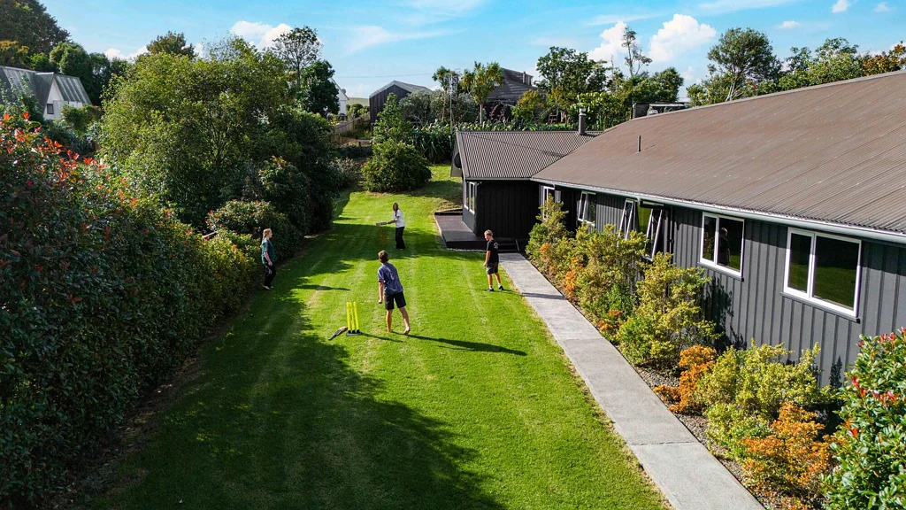 Waimauku 4 Slaapkamer Big Enough for Life, Tall Enough for a Hoist