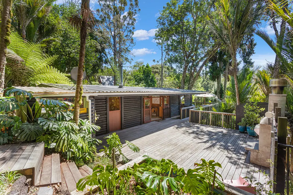 24 Mahoe Road, Titirangi, Waitakere City, Auckland