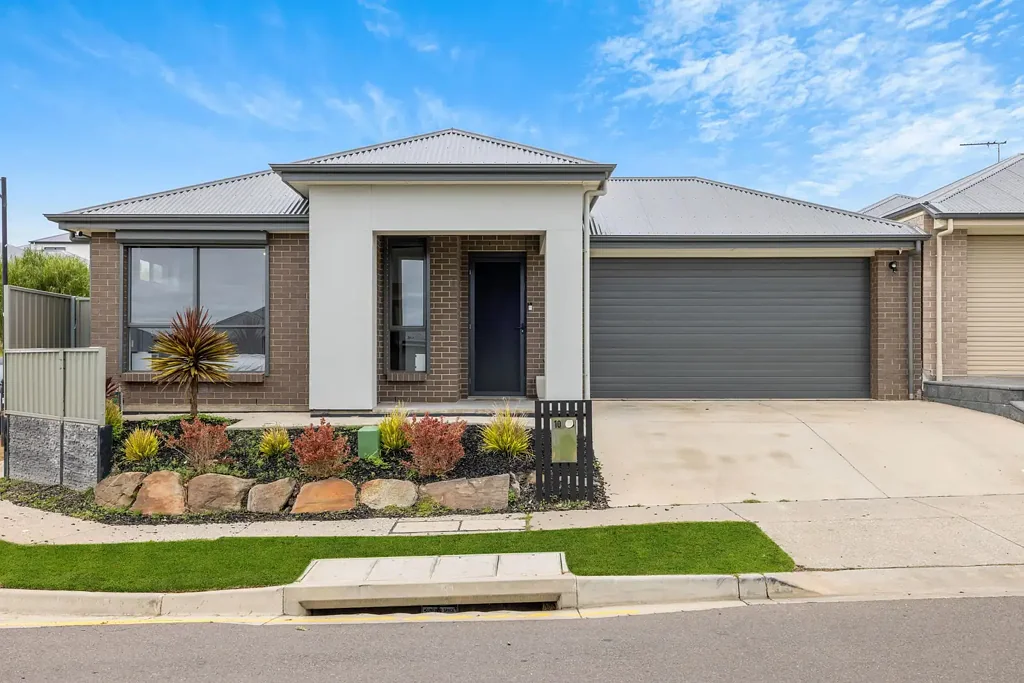 10 Le Hunte Road, Seaford Heights, SA 5169