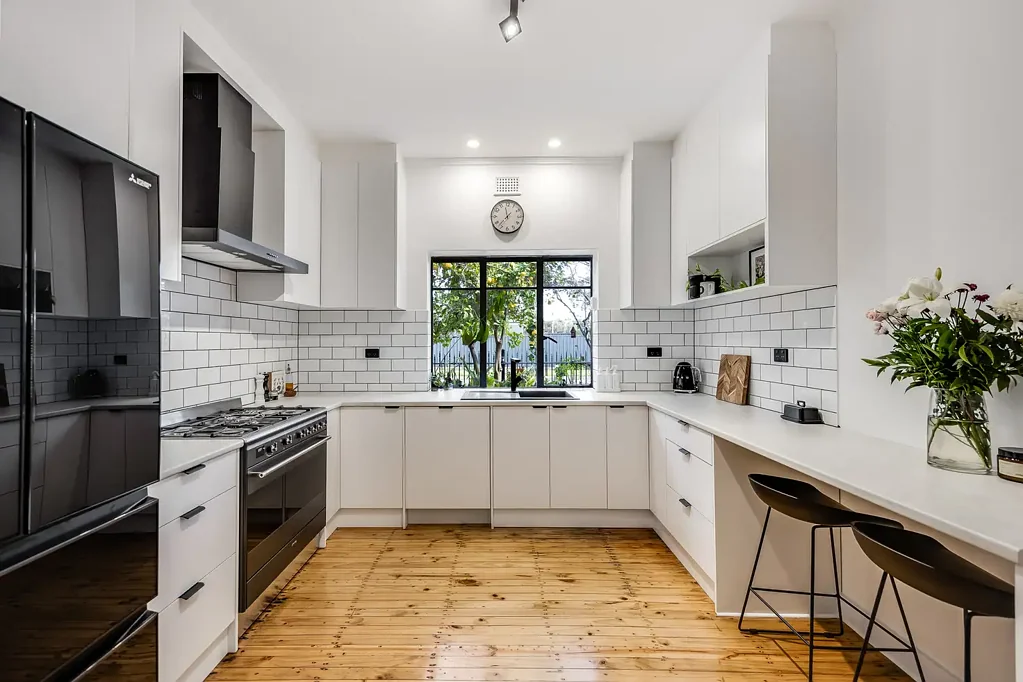 Croydon Park 3房  A  deceptively spacious character home reborn