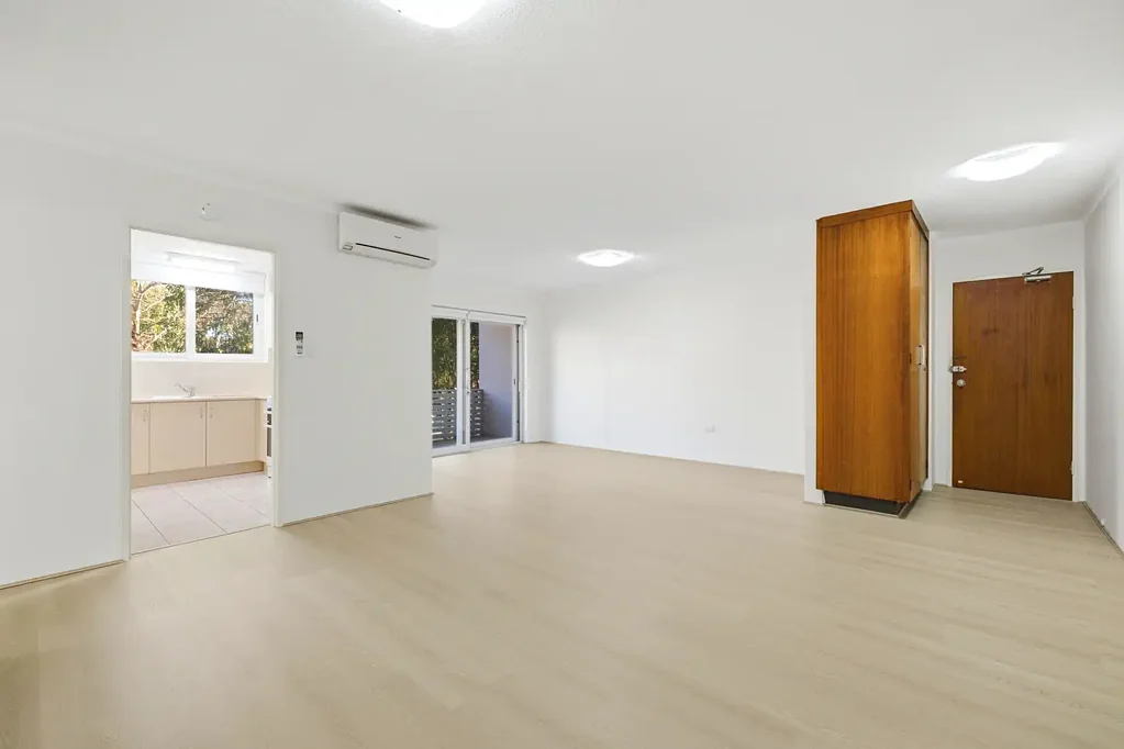 Updated Ground Floor Contemporary Apartment