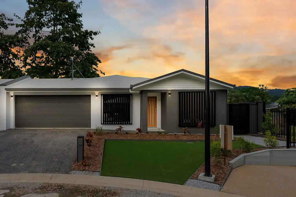 Redlynch 4房  A Beautiful Place To Live - House & Land Packages!