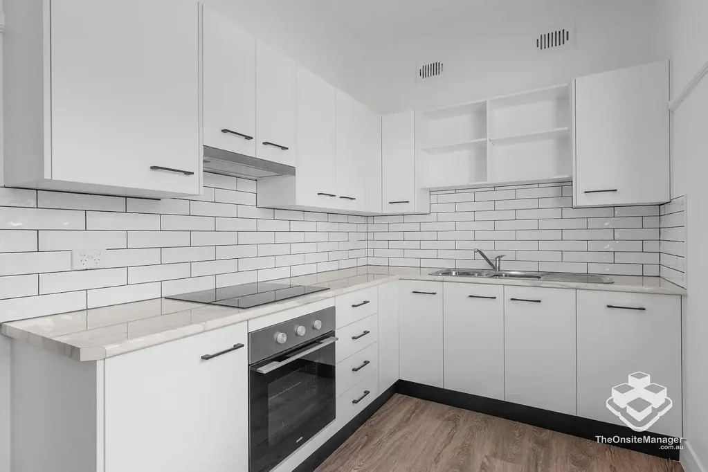 MEREWETHER - Renovated 2-Bedroom Home