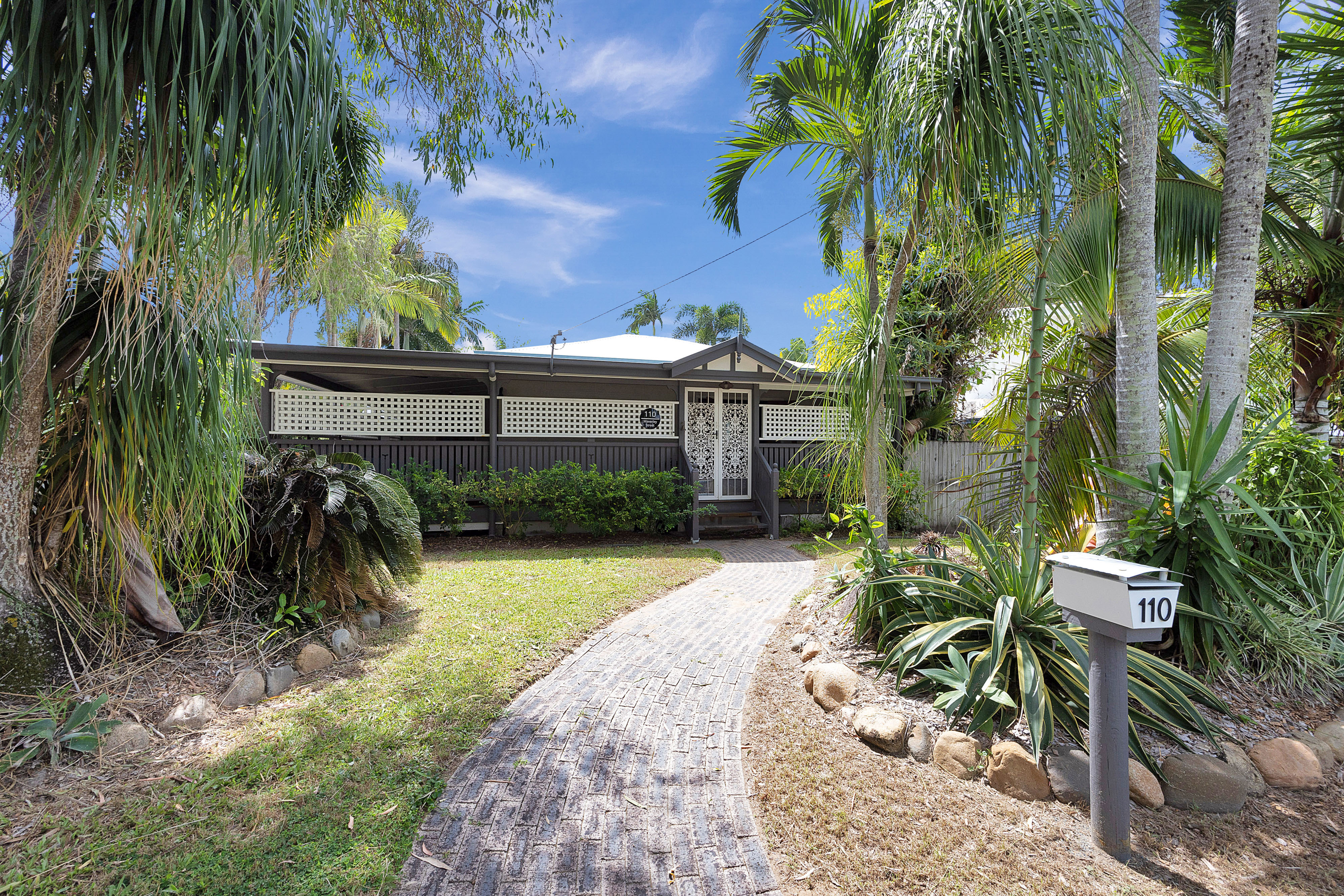 110 WAVERLEY ST, BUCASIA QLD 4750, 0 chambres, 0 salles de bain, House