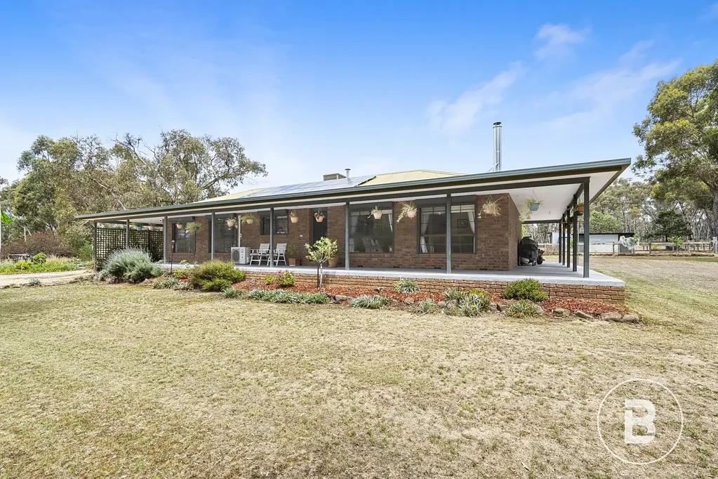 7039 Pyrenees Highway, Avoca, VIC 3467
