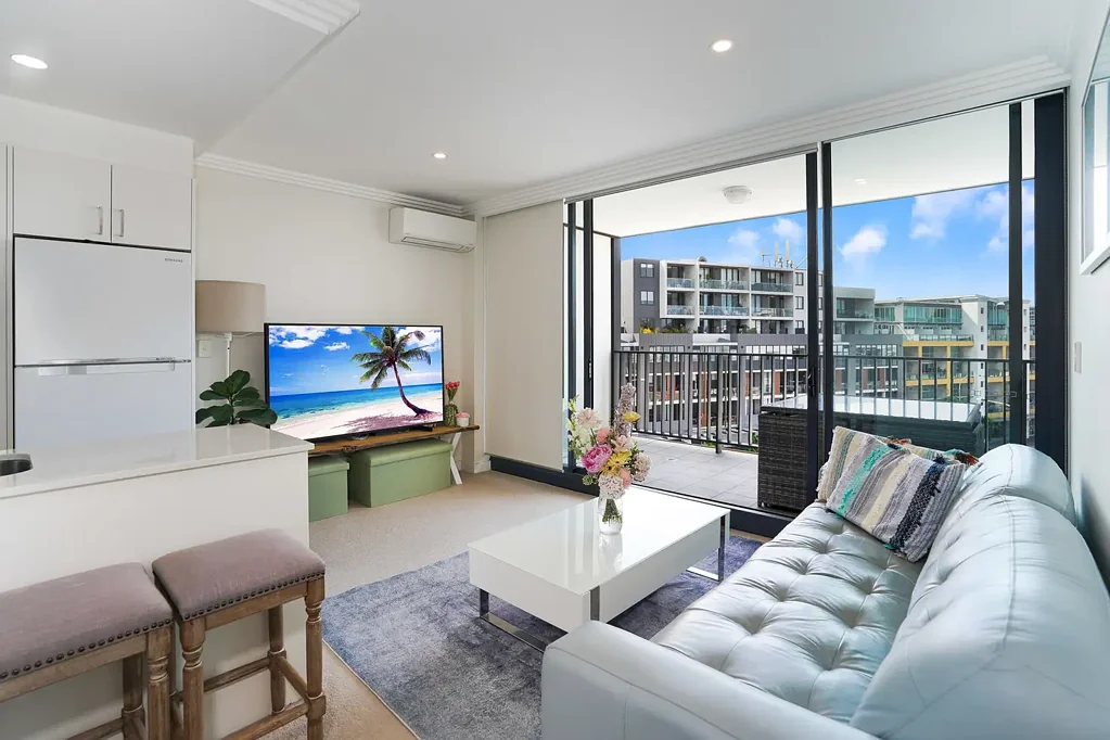 PERFECT MODERN SPACE IN THE HEART OF DEE WHY!