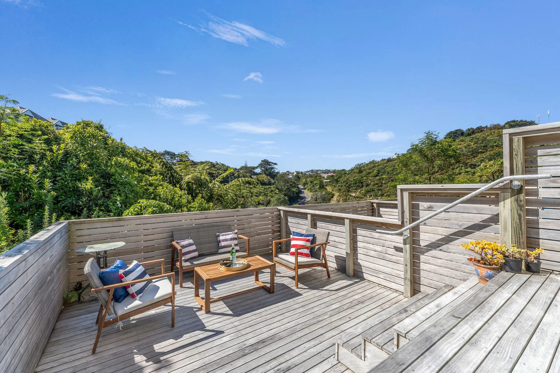 Johnsonville 3Phòng ngủ Sun-Soaked Living & Leafy Green Views