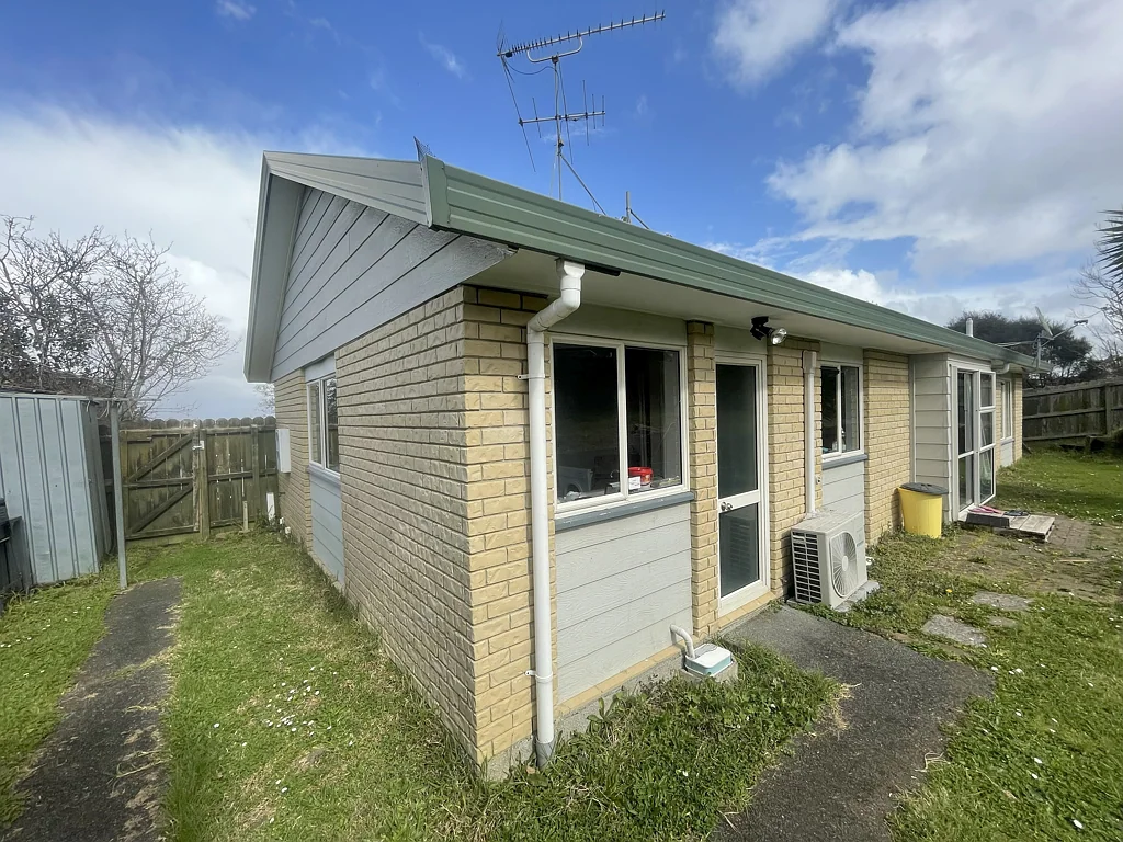 3 bed 1 Bath with Internal Garage - Manurewa