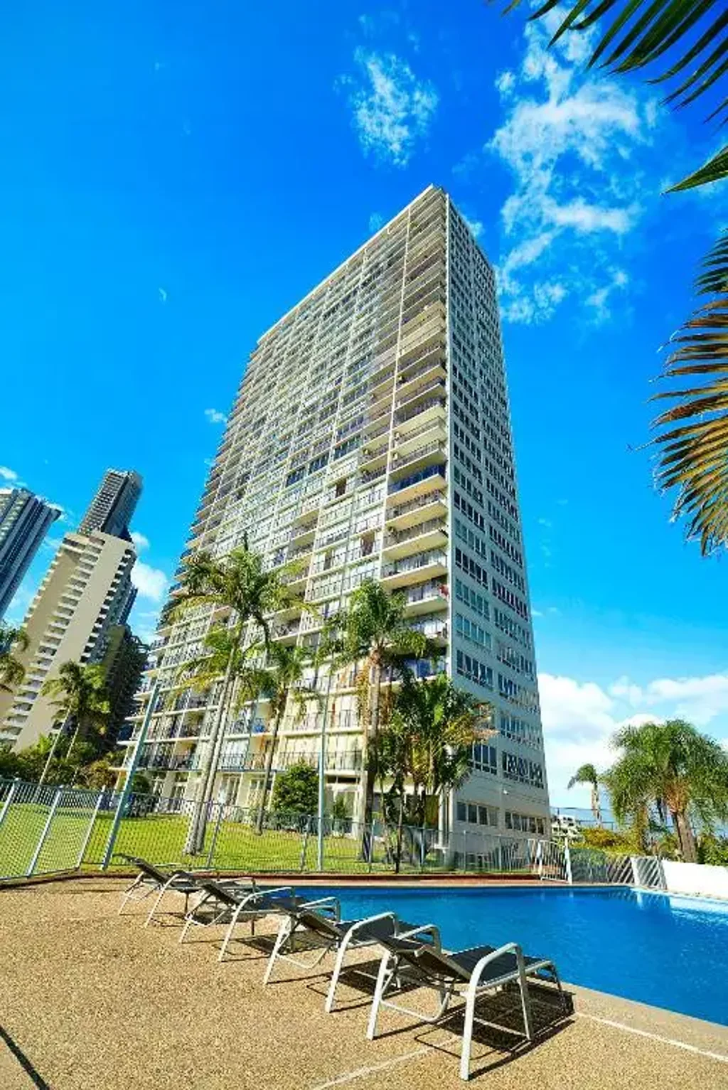 Surfers Paradise 2غرفة نوم Prime Coastal Living in Surfers Paradise
