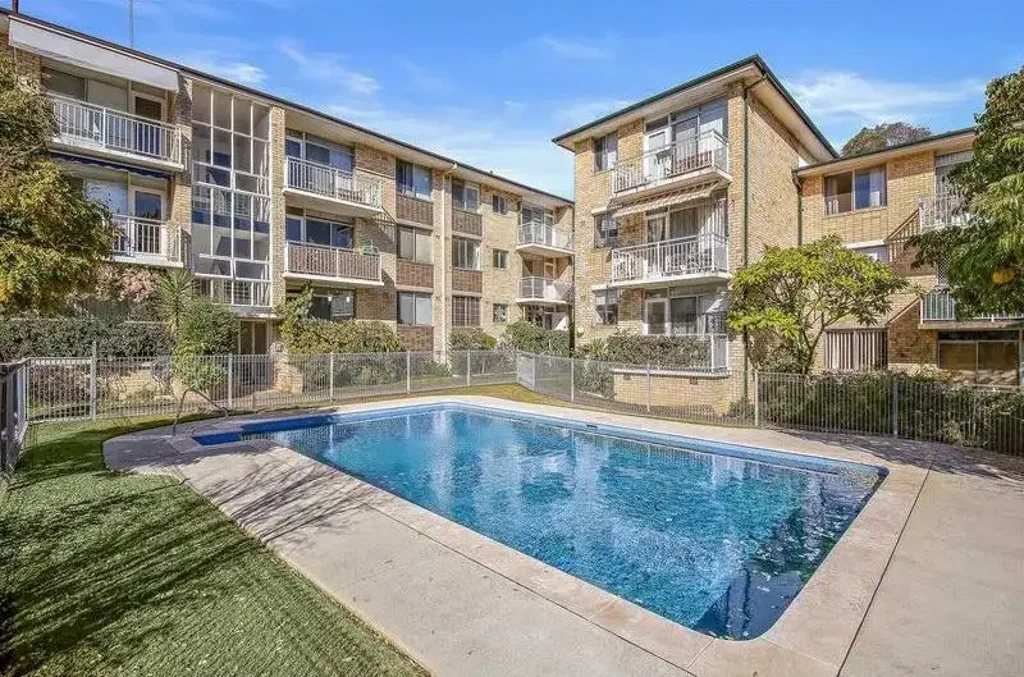 Renovated 2 bedroom unit in prime location!