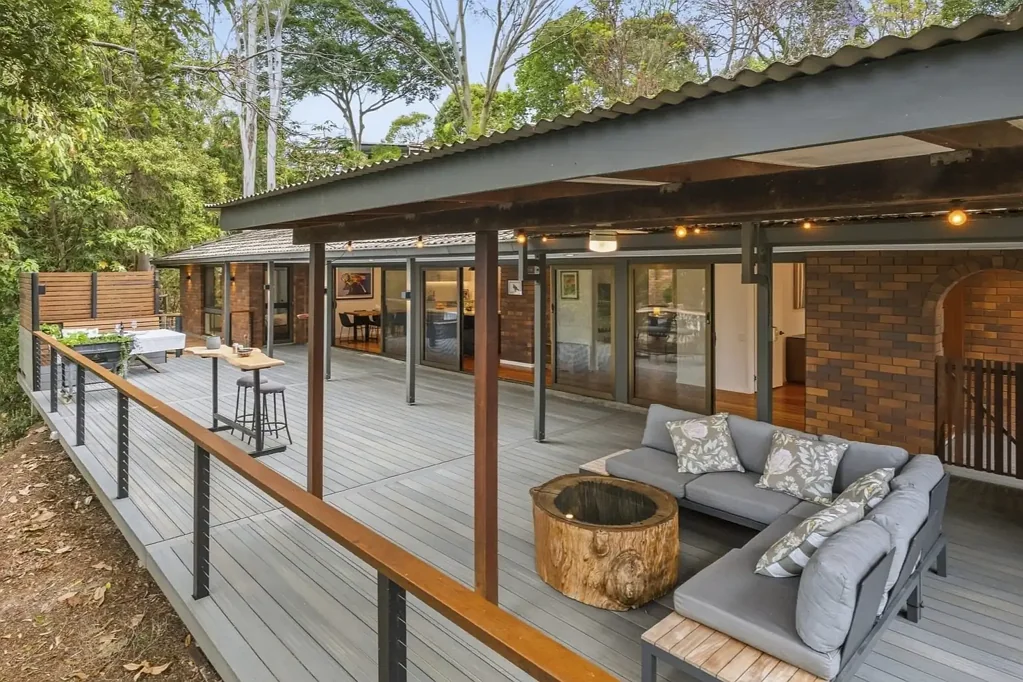Indooroopilly 4房 隐秘绿意环绕下的多功能生活 Versatile Living in Private, Leafy Surrounds
