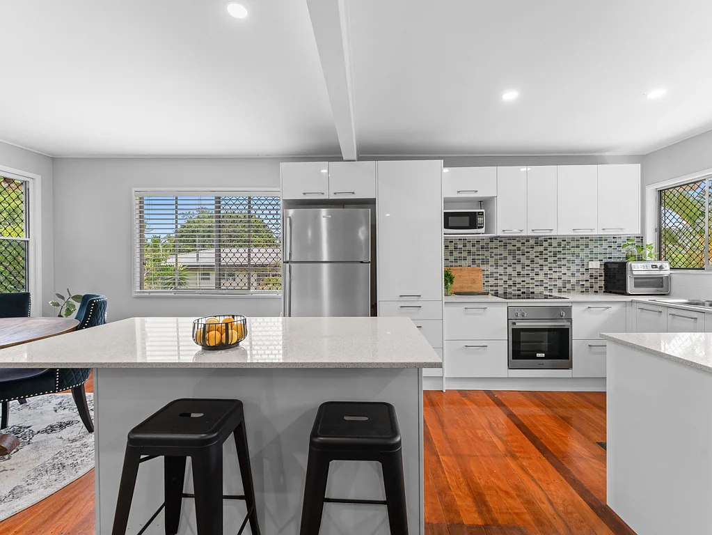 1 Amaroo Avenue, Ferny Hills, QLD 4055